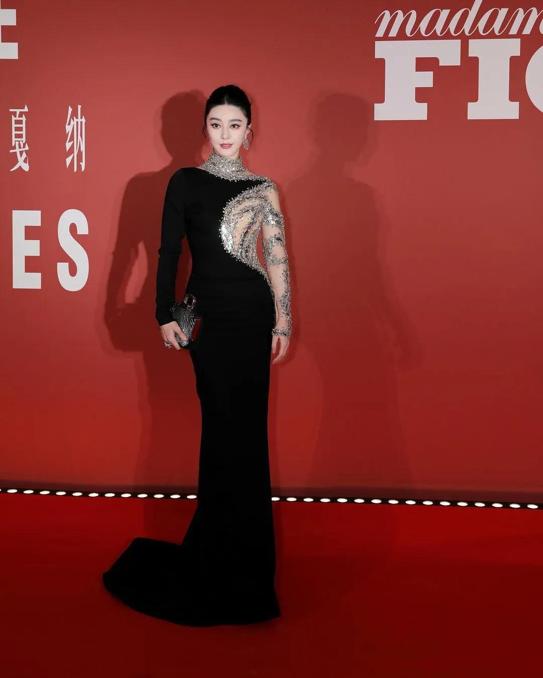 范冰冰|范冰冰红毯再秀镂空礼服 纤细腰身回应网友腰