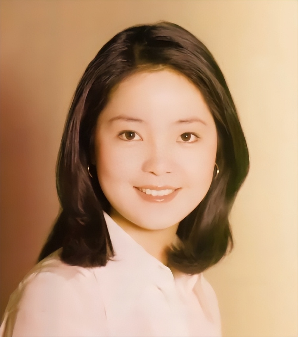 95年邓丽君在泰国猝然离世,哥哥邓长富却说:她已经做了她应做的