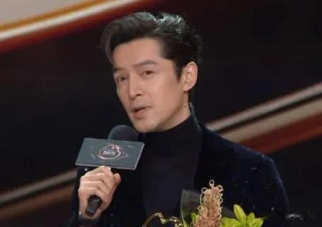 杨幂|一场颁奖盛典,6个“修罗场面”,暴露了娱乐圈的三大尴尬现状