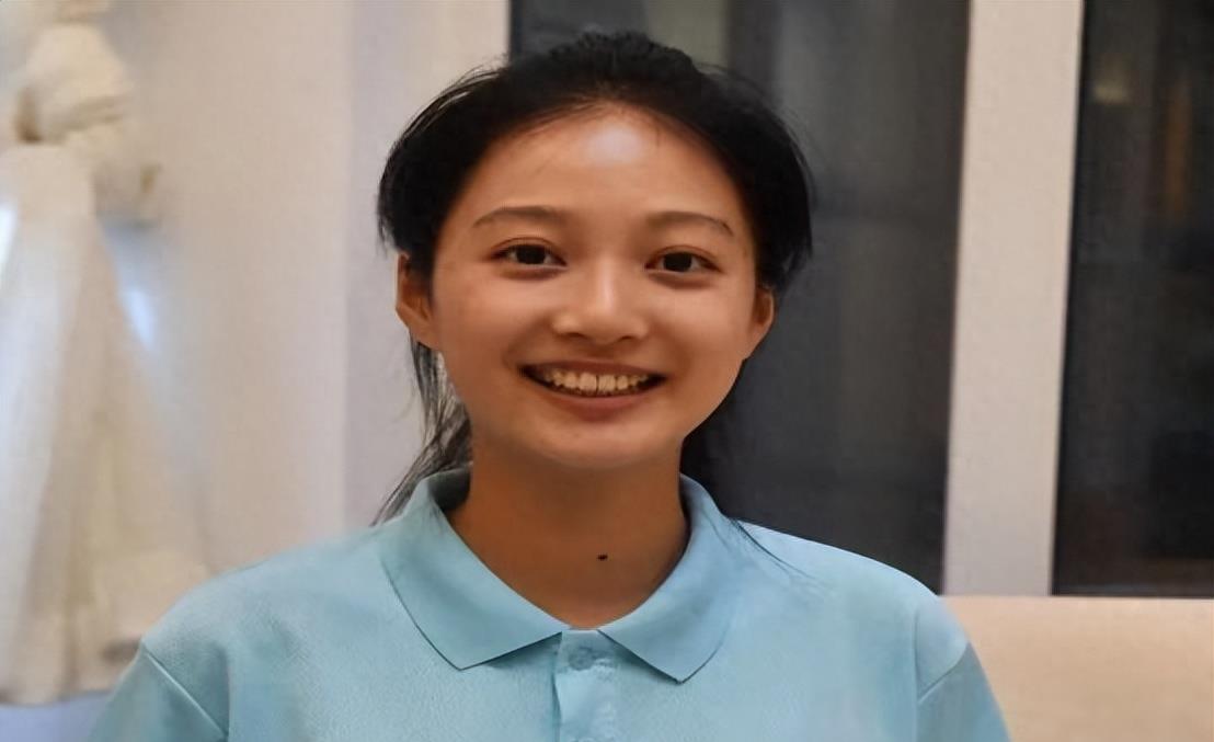 为什么她一出道即高峰？这次中秋晚会她一身旗袍，再次惊艳了众人