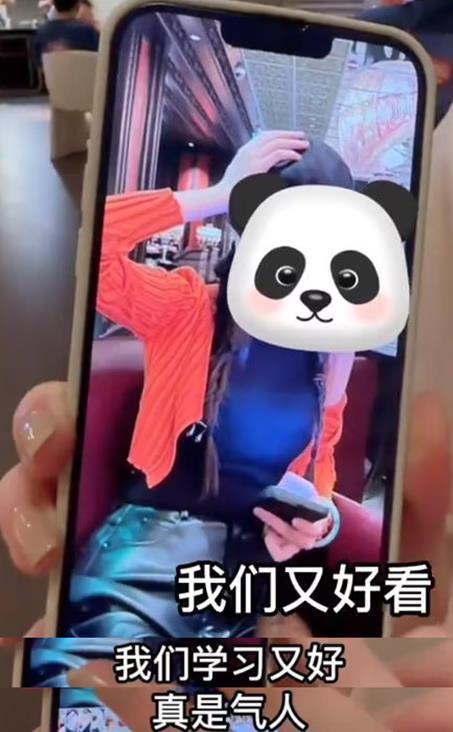 高晓松|高晓松前妻带女儿出游,15岁Zoe身高超一米七,与继父同框像情侣!