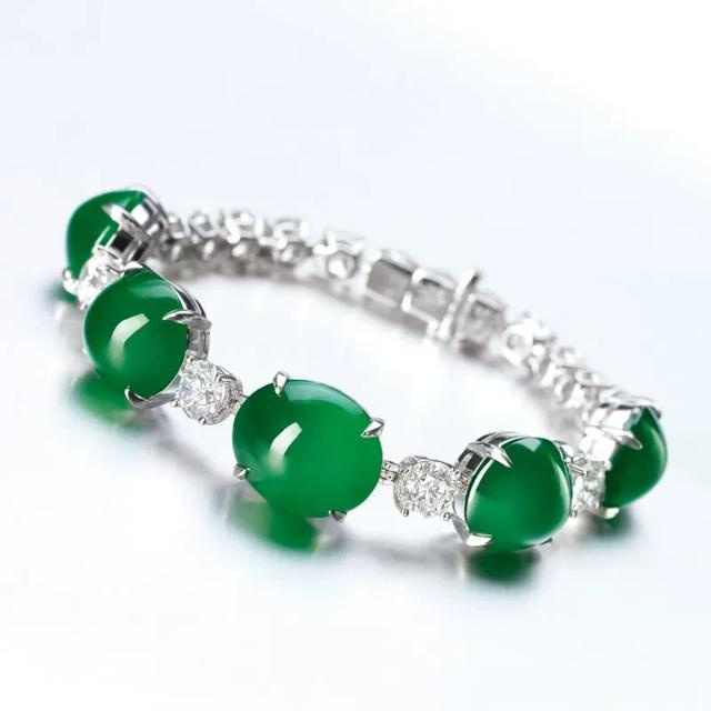 翡翠|2020香港春拍,苏富比、佳士得等屡创佳绩,藏家收藏热情有增无减