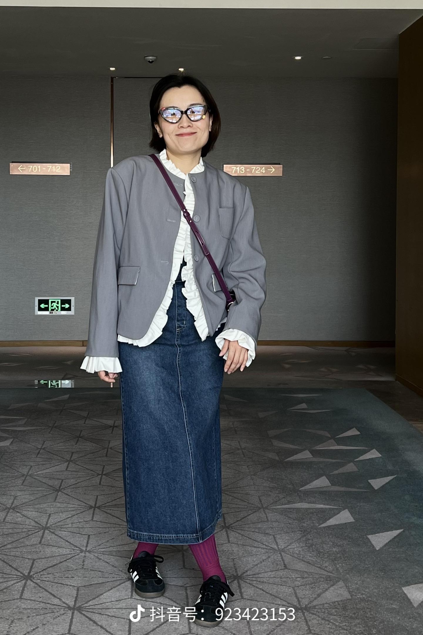 穿衣搭配 简单耐看是短发女孩最好的穿衣方式