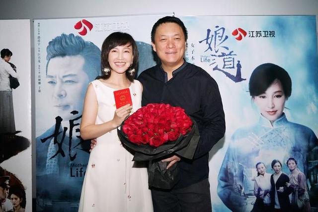 演员岳丽娜：19岁与导演裸婚连生3胎，如今丈夫用7部剧将她捧红