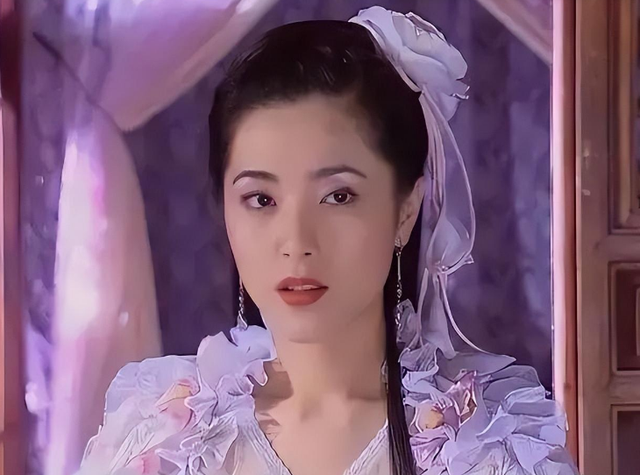 曾黎,快醒醒吧!美貌不是你的“遮羞布”