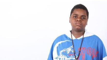 吴京“干儿子”：演《战狼》爆红后开宾利炫富，如今靠着榨汁杯走上人生巅峰