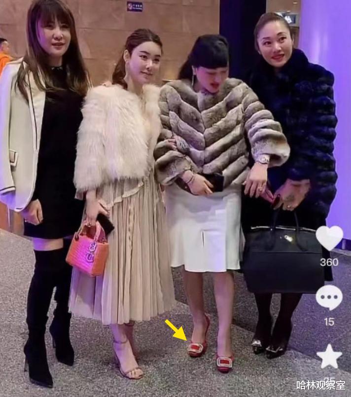 蔡天凤|大反转!蔡天凤穿和服、被扒是“伪豪门”,其母关账号被质疑心虚