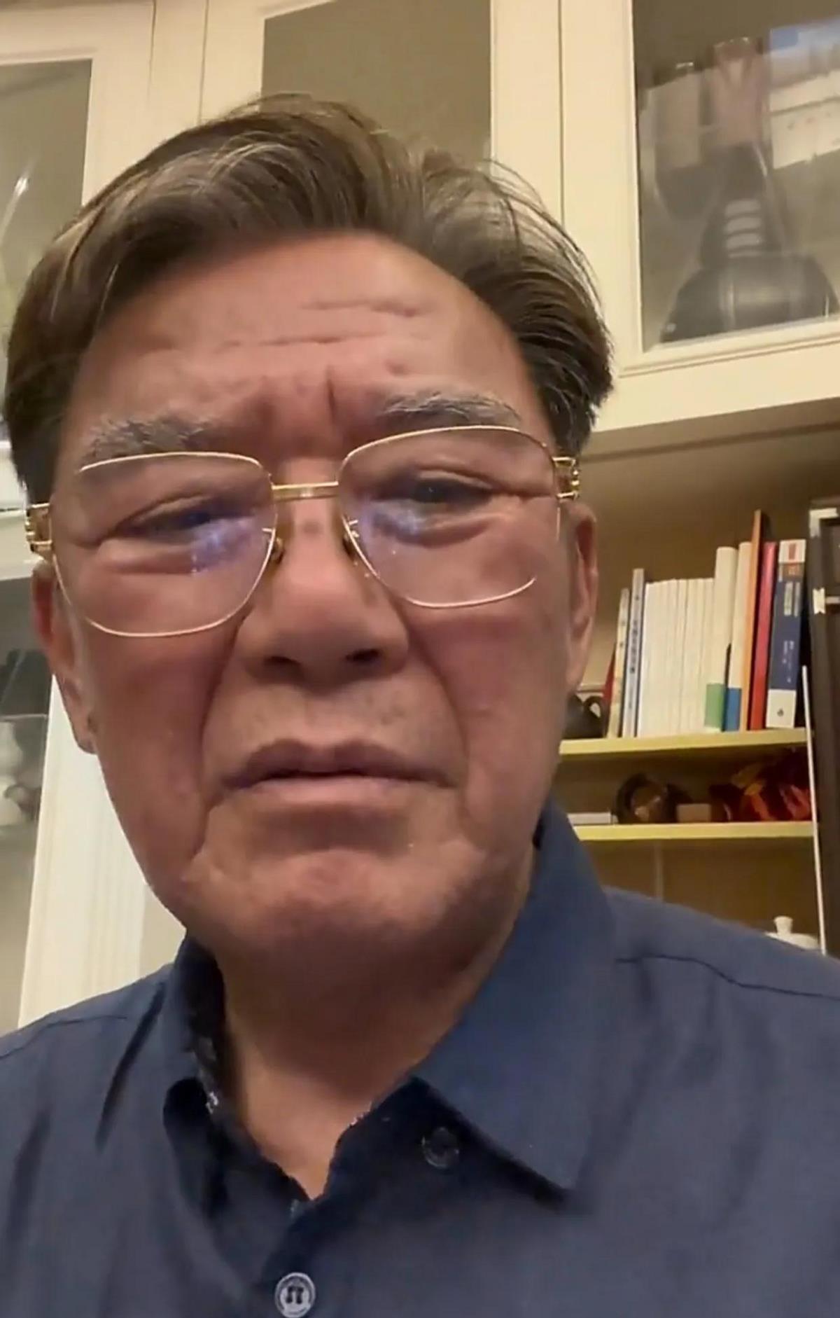 李立群深夜感慨,儿子偷偷给他签下2年3000万合同,老骨头扛不住