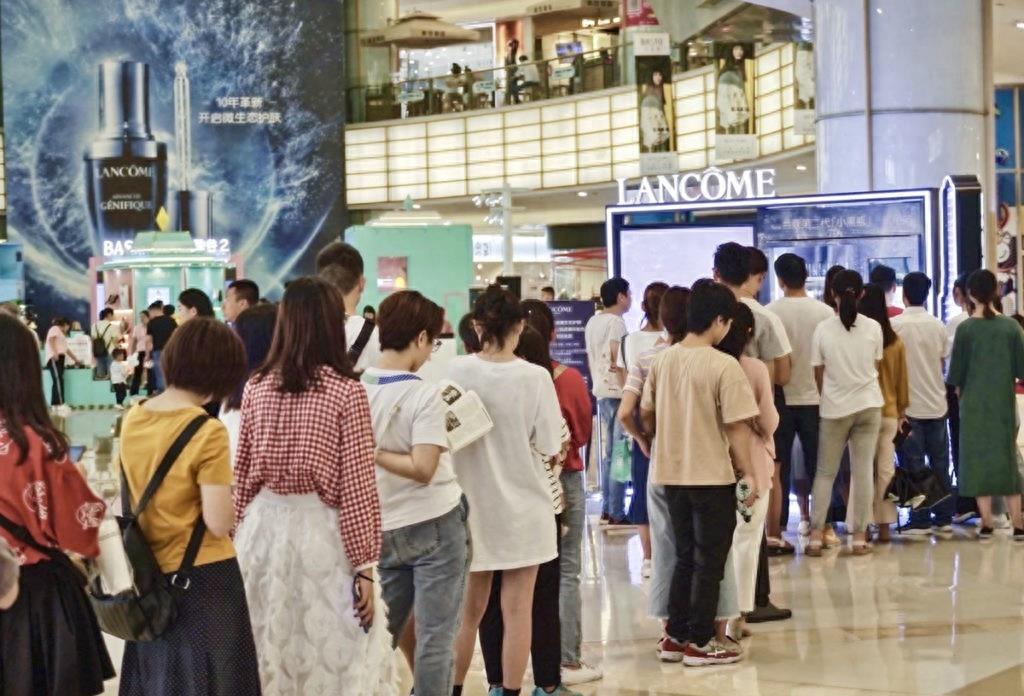 雷蒙多访华时埋下伏笔,中美下个贸易战场已定,中国已经先发制人!