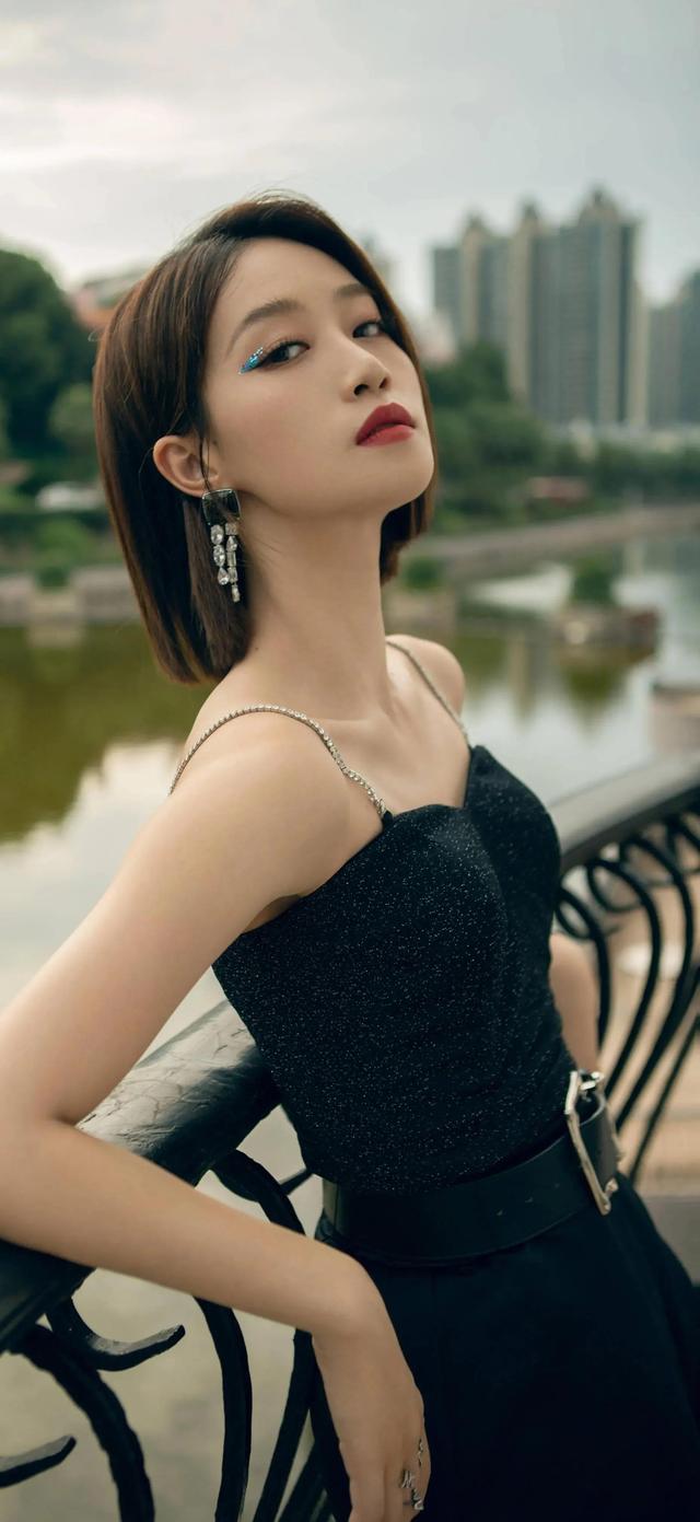 美丽|明星美图欣赏—美丽大方的蓝盈莹