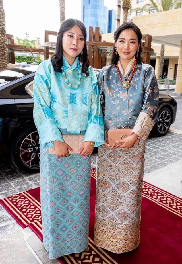 新疆维吾尔自治区|佩玛王后生日在国外过，和小姑在约旦旅游，小腹微凸难道有了三胎