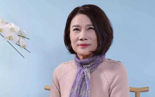 董明珠称不招只想要多少工资的人上热搜,她真是坐着说话不嫌腰疼