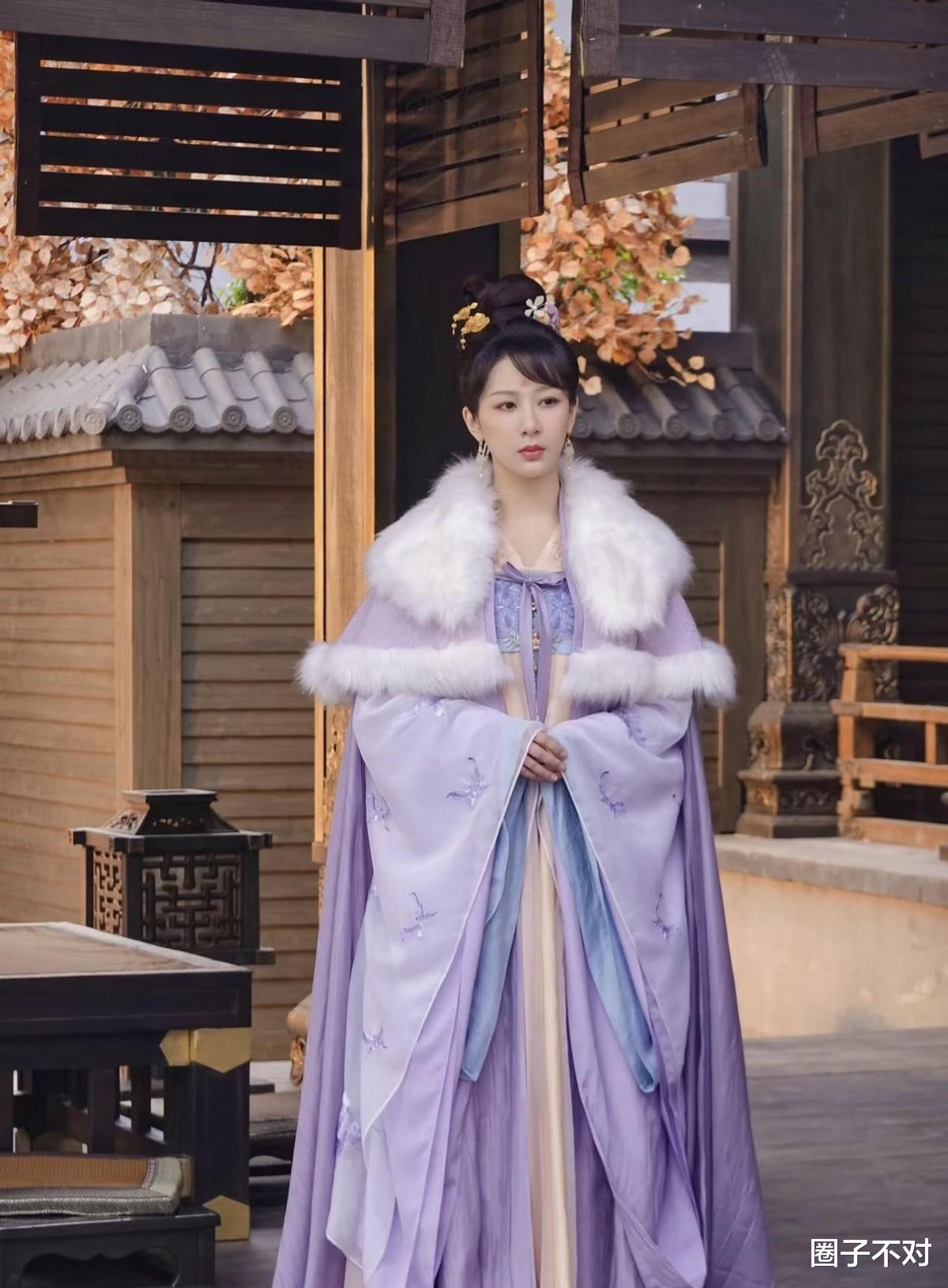 杨紫官宣分手，张迎雪评论区炸了锅，网友：我不信！