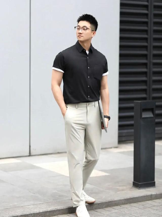 发型 这才是中年男人“反油腻”的秘诀：发型短、衣不穿紧，鞋不邋遢！