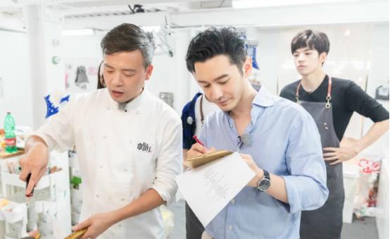 利智|陈伟霆公开爆料综艺作假,黄晓明意外躺枪