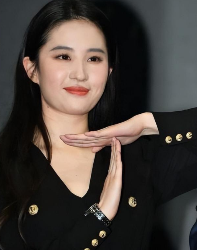 事实证明,35岁还“黑料不断”的刘亦菲,始终难逃“干爹”陈金飞