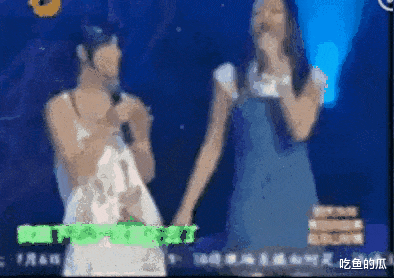 真离了！老公曾出轨女学生，怀了俩娃婚礼都没办…