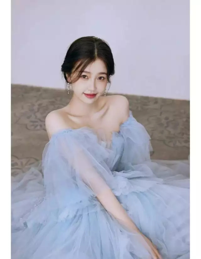 生来继承400亿财产，虞书欣是天生公主命，试问能有几个