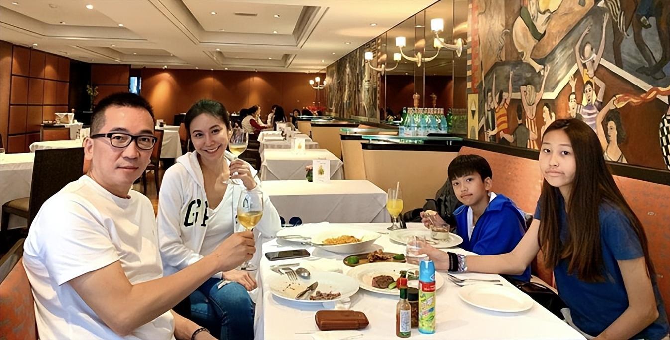 48岁女星洪宜卉突然病危!扁桃腺炎恶化住院,前夫王世均万里驰援