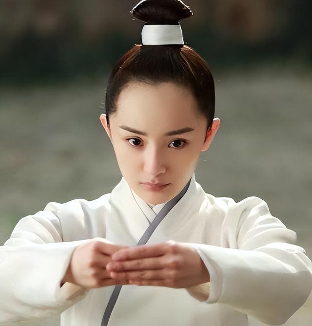 宋轶的黑头,迪丽热巴的痘痘,没了滤镜这些女星彻底“暴露”了