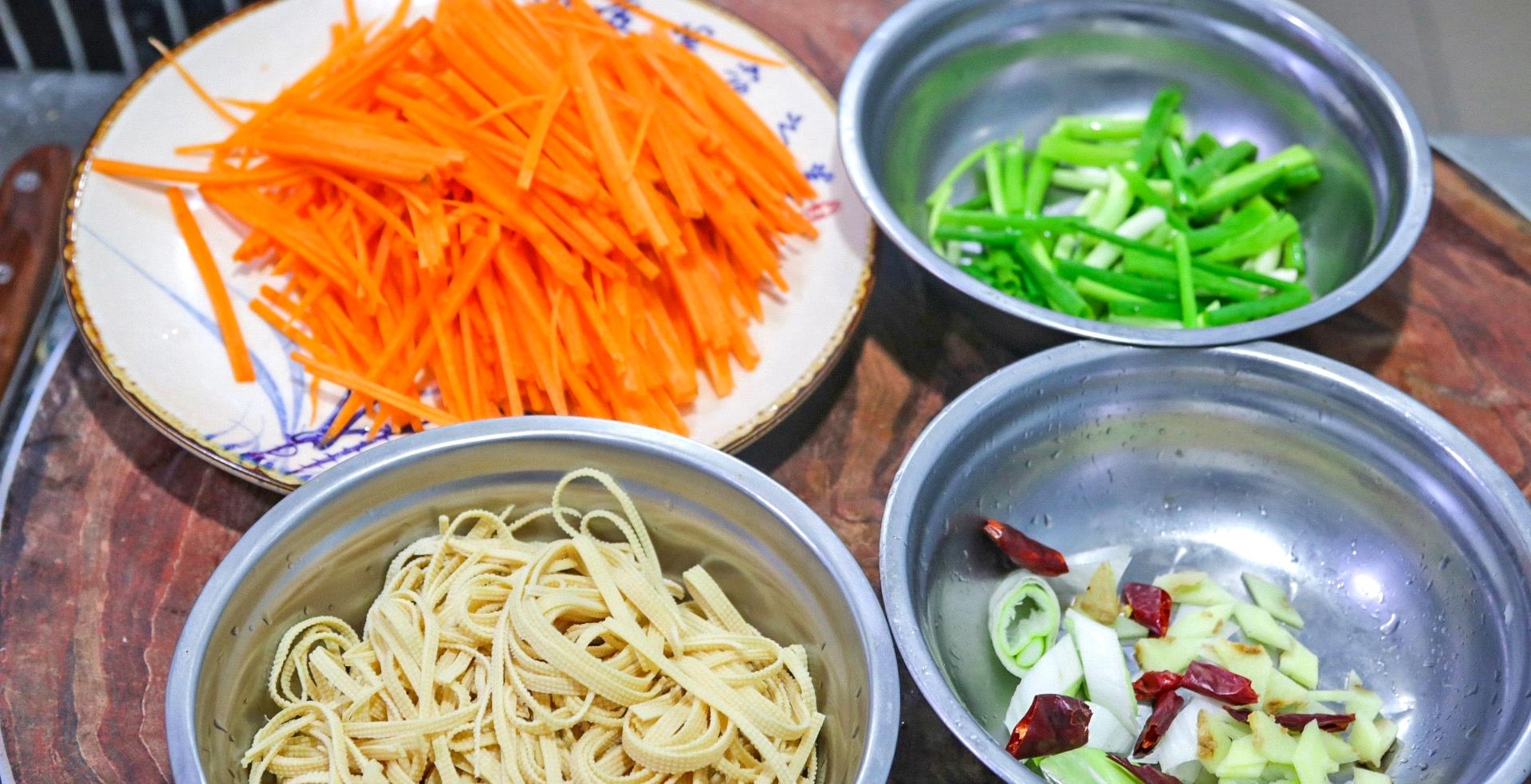 胡萝卜|越吃眼睛越亮的4种美食，一周替换吃，护眼养肝润脾胃，身体好