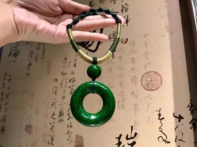 文玩|这两年文玩界火热的虬龙角实际多少钱一克?