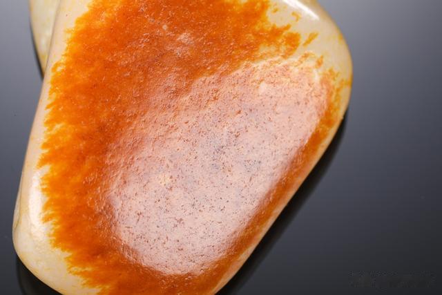 |500万以上的和田玉籽料长什么样？