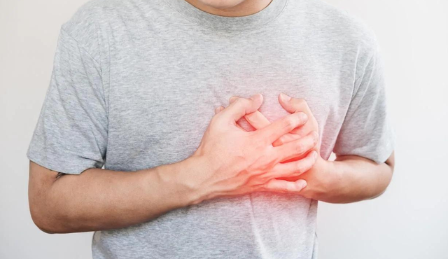 心梗猝死前，有1次救命机会，出现一个赶紧就医