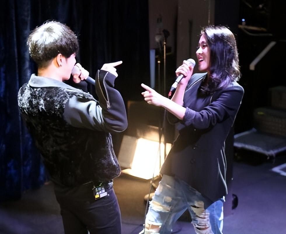 |拔出萝卜带出泥!何超莲窦骁三年前已订婚,暴露内娱的“真面目”