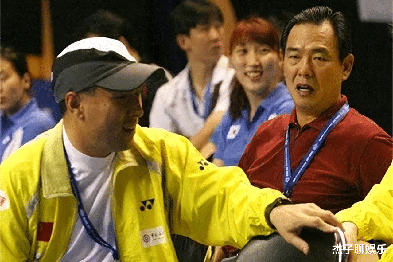 蔡振华背后的神秘女子：鲜少露面，比林志玲还美，甘愿住15平黑屋