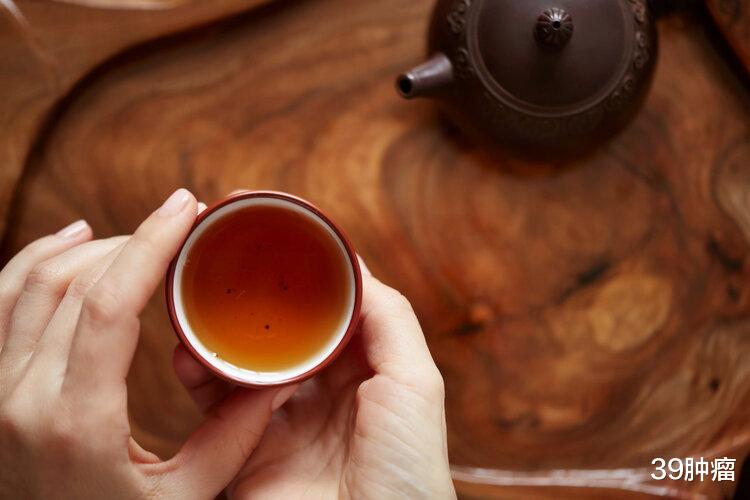 隔夜茶|隔夜茶是“害人水”，不但有毒还致癌？不敢碰隔夜茶的人都看看吧