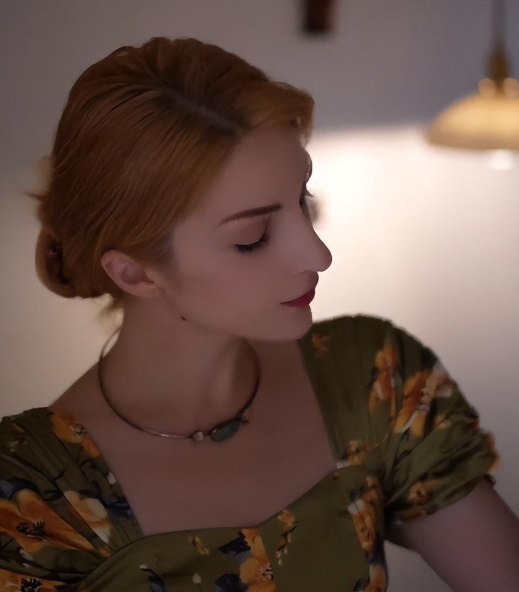 湖北小伙被外国美女模特倒追，生下两个混血女儿，大女儿超像杨幂