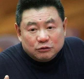 刘銮雄说:“现在就算有100个美女在我面前,我也会无动于衷!”