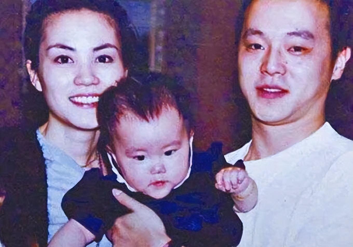 王菲|窦唯21岁小女儿登台演出!酷劲十足被指像王菲