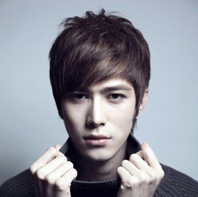 看了当红艺人“判若两人”旧照，才明白资本造星的力度，有多强！