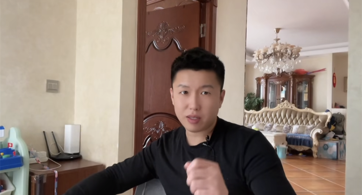 张雷|网红赛车手张雷因车祸去世,现场飙至300码,身家过亿留下俩孩子