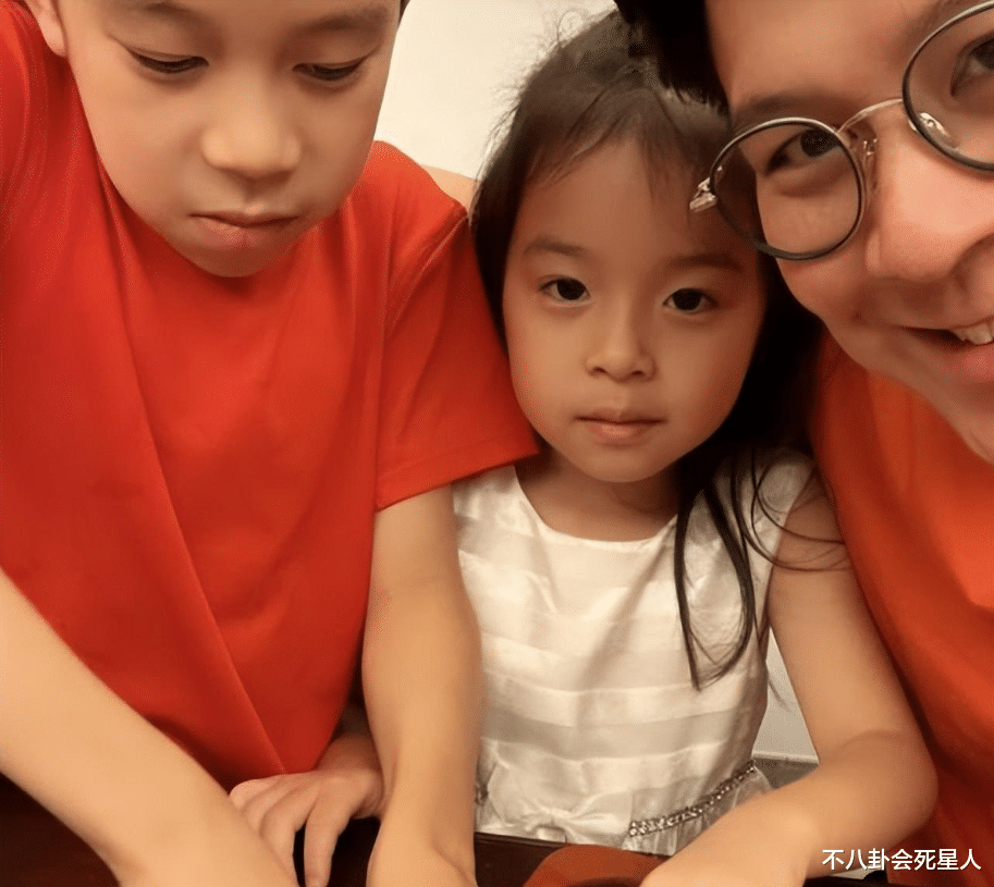 8岁霍中妍:长得比妈妈郭晶晶还有“富贵相”,住1.6亿豪宅