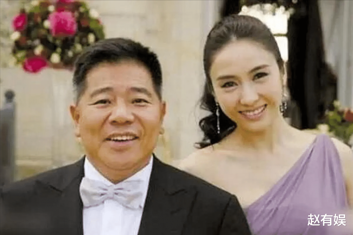 黎姿:嫁给大15岁的残疾富豪,一家5口3人残疾,风光背后全是心酸