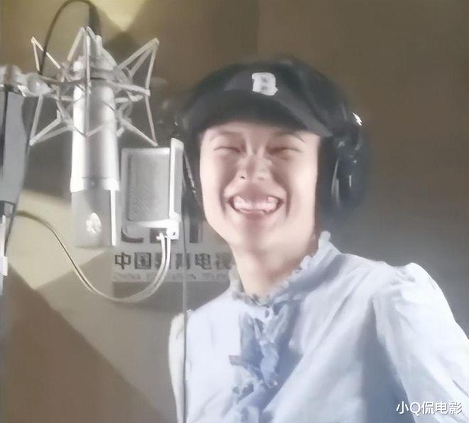 |“挖呀挖”黄老师素颜被吐槽太丑,失去美颜滤镜后,网友信念崩塌