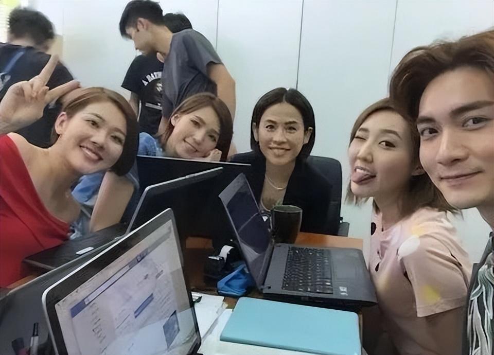 又走一位！TVB女星毫无预警宣布离巢：不舍得都要说再见了