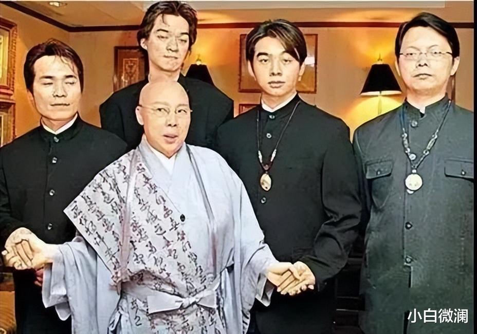 退圈四年，67岁“无妻无子”的费玉清，已经迈上了另一条人生大道