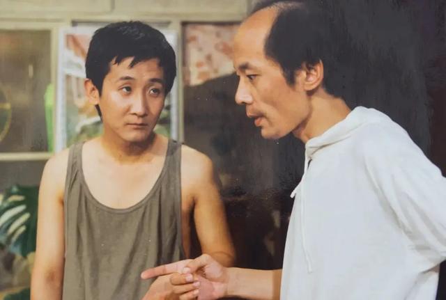 有一种婚姻“毁事业”，北大才女沦为家庭主妇，面相比老公老十岁