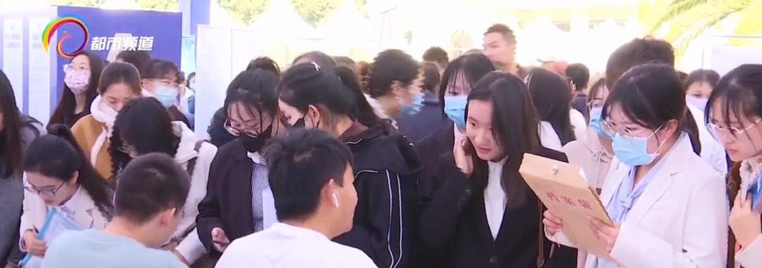 勒布朗·詹姆斯|云大校招博士文员工资3500引争议,敷衍痕迹太明显,何必劳民伤财