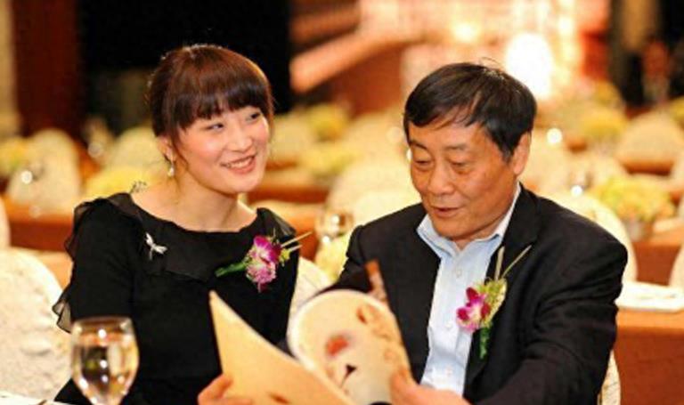 王健林最想要她做儿媳？网友却是吐槽：王思聪，这次真配不上！