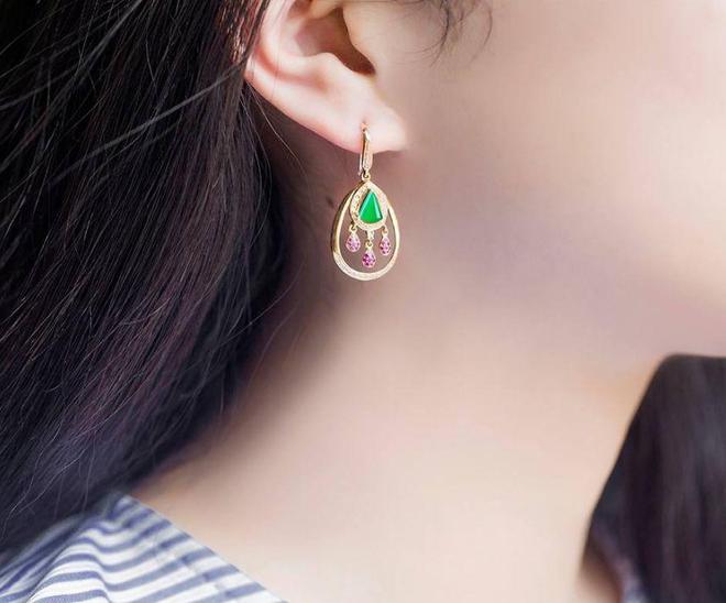 奇石|你的脸型适合哪种翡翠耳饰和翡翠项链?