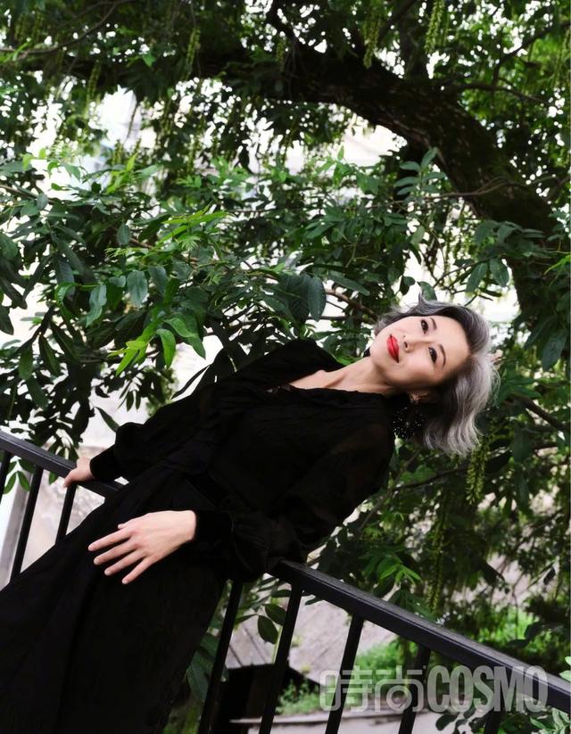 不P皱纹，不在乎白发，变老的样子也可以很“飒”