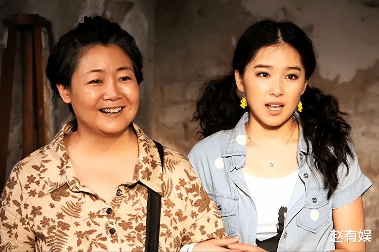 萨日娜:结婚33年只生孩子不做饭,帅气演员丈夫把她宠成宝