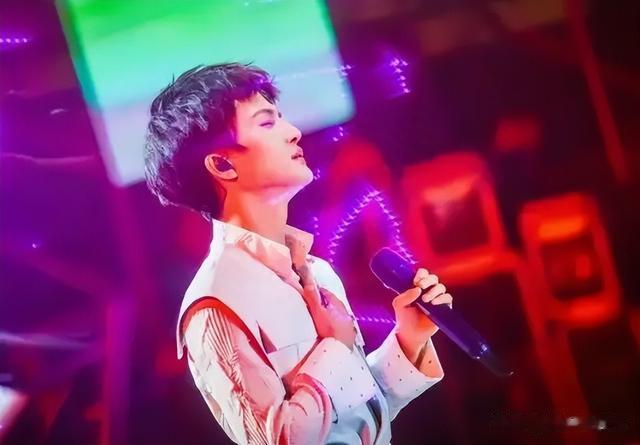 周深|内娱最大的笑话,一个16强选手周深,吊打《中国好声音》历届冠军