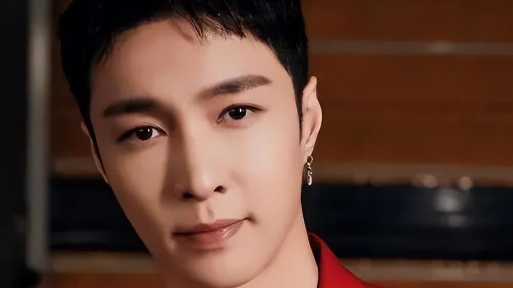 郑业成|矛盾升级！张艺兴妈妈微博沦陷遭网暴，工作室约谈粉丝被骂翻