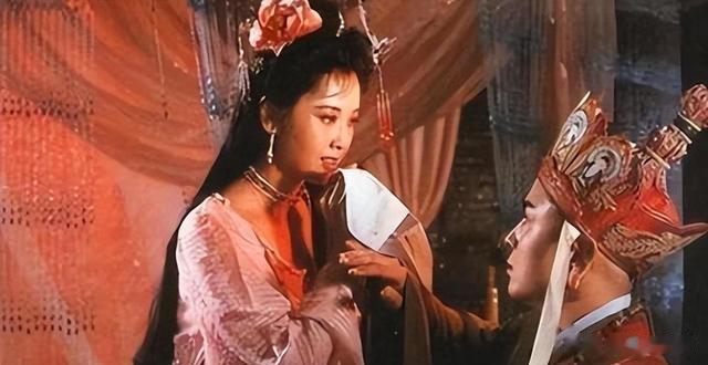 看到71岁朱琳老去的模样,才发现:杨洁选的第一美女果然名不虚传